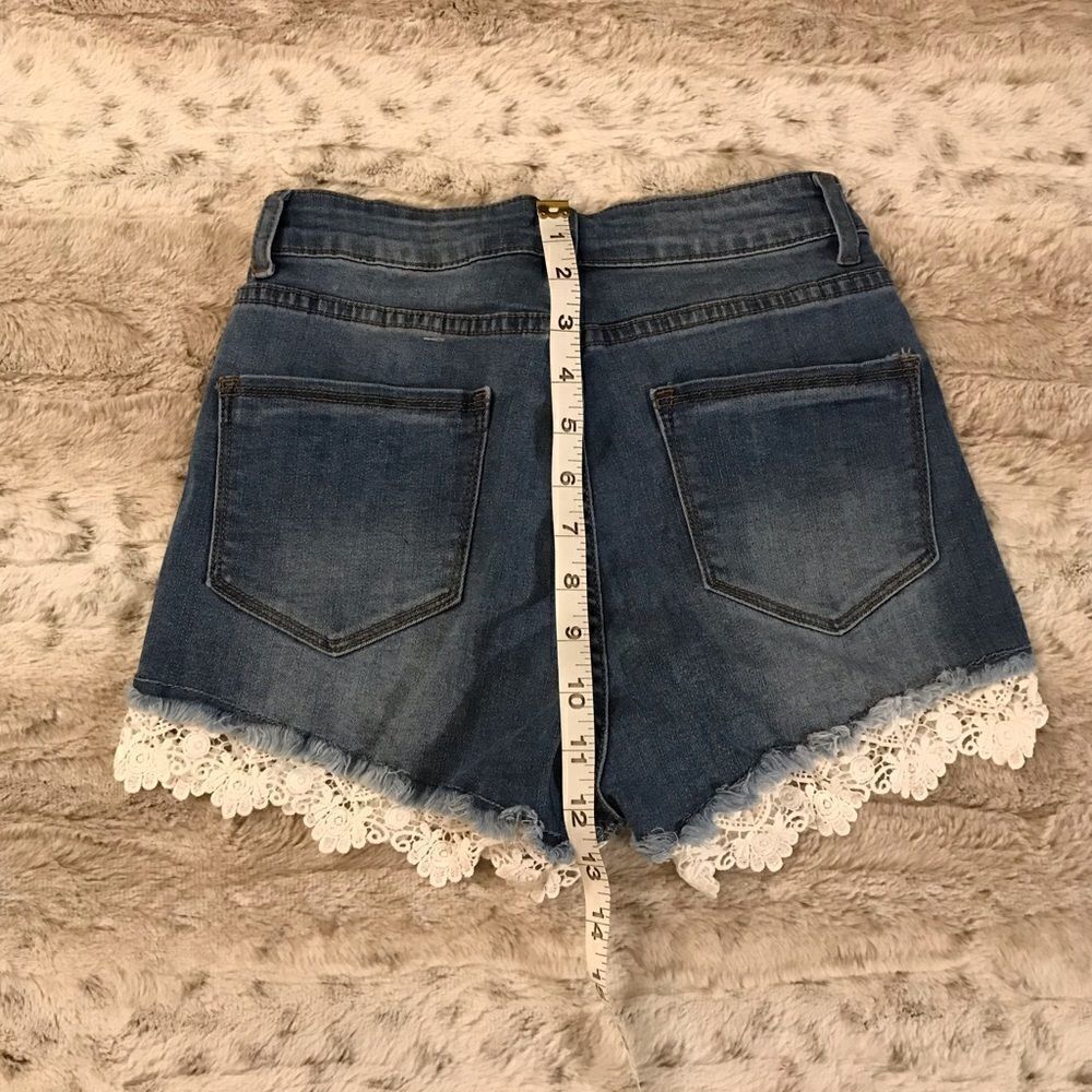 : : NEW 90s Inspired Very Cute Lace Trim Cut Off Shorts : : - Picture 5 of 8